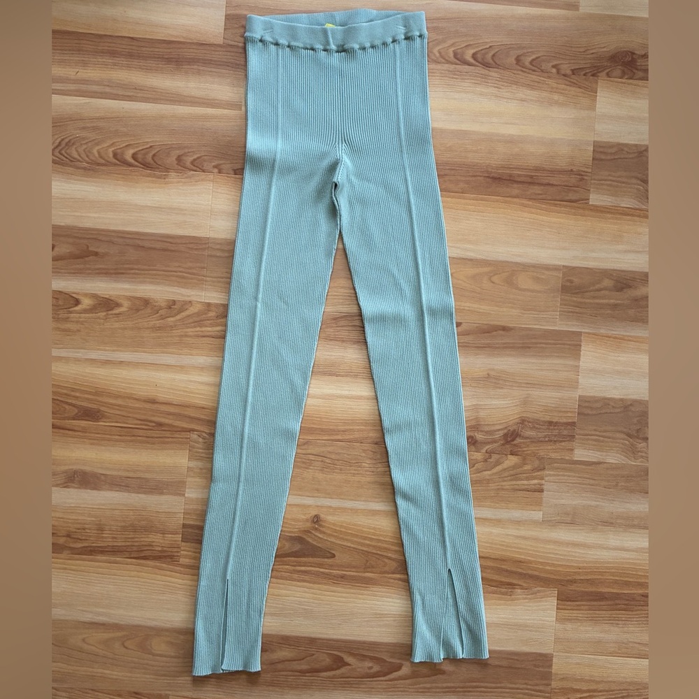 Aeron Leo Ribbed Split Hem Leggings